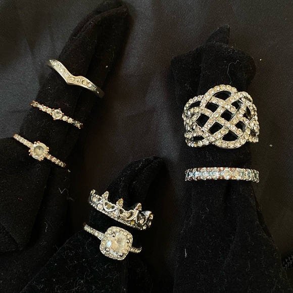 Bag of Assorted Jewelry/ Arts & Crafts Items - Picture 4 of 10